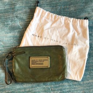 Marc by Marc Jacobs hunter green leather wristlet